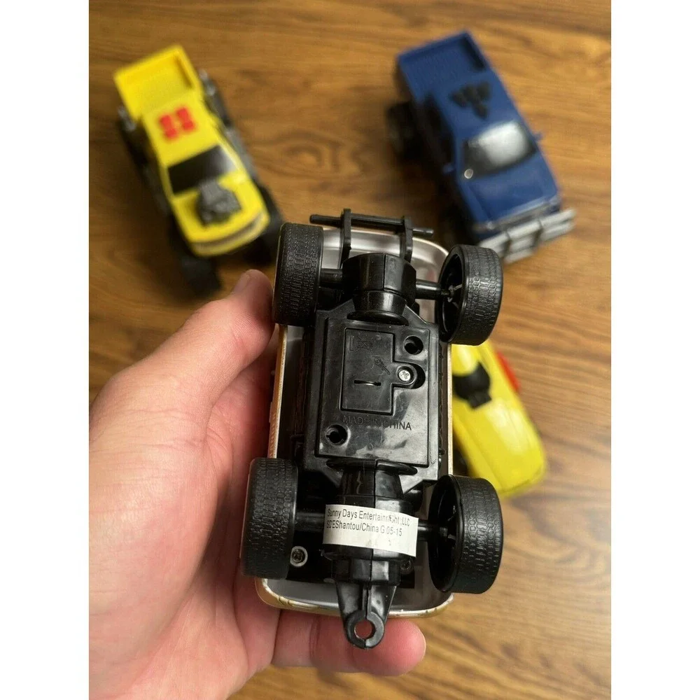 2FAST4U Vintage Yellow Monster‎ Truck Model with Sounds Lights